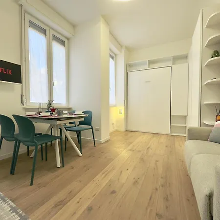 Navigli Modern Mediolan